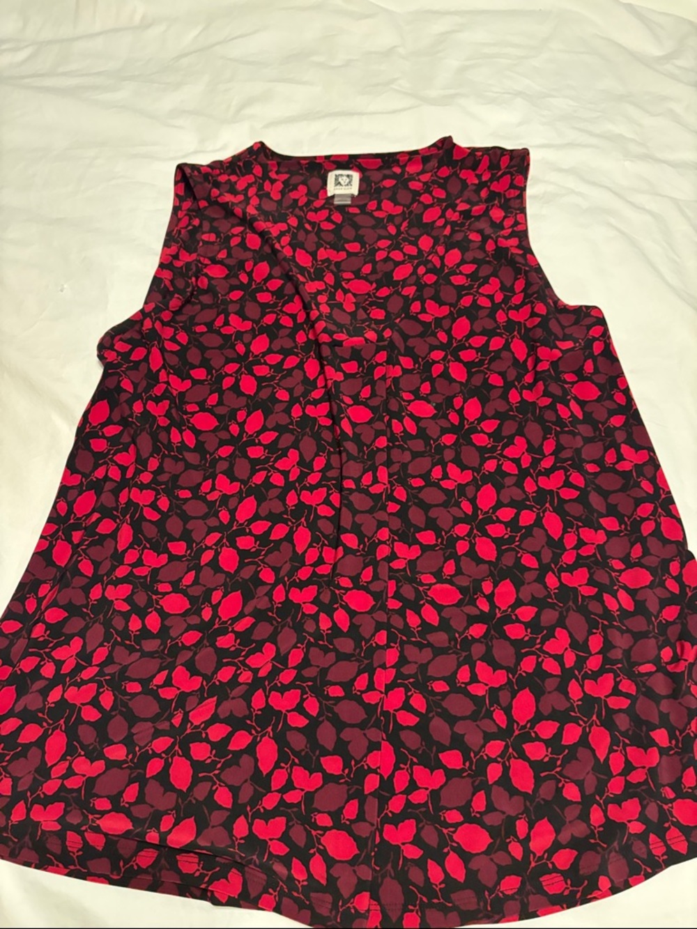 Ann Klein V-Neck Red Leaf-Print Sleeveless Blouse